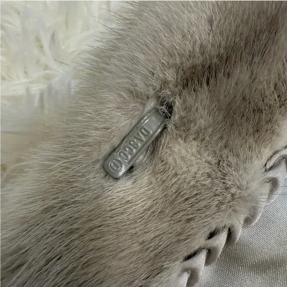 Saga vintage Sapphire Mink fur Coat - Picture 10 of 16